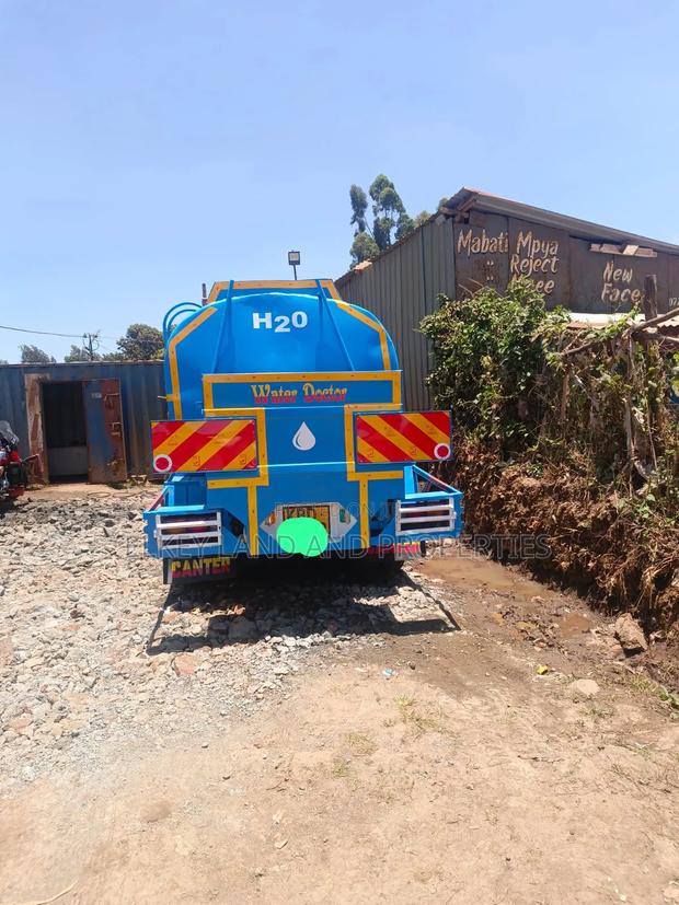 Mitsubishi Canter Water Bowser - thumbnail 2