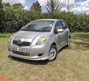 Toyota Vitz 2007 Silver