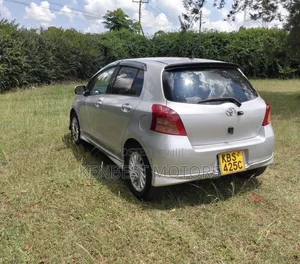 Toyota Vitz 2007 Silver