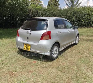 Toyota Vitz 2007 Silver