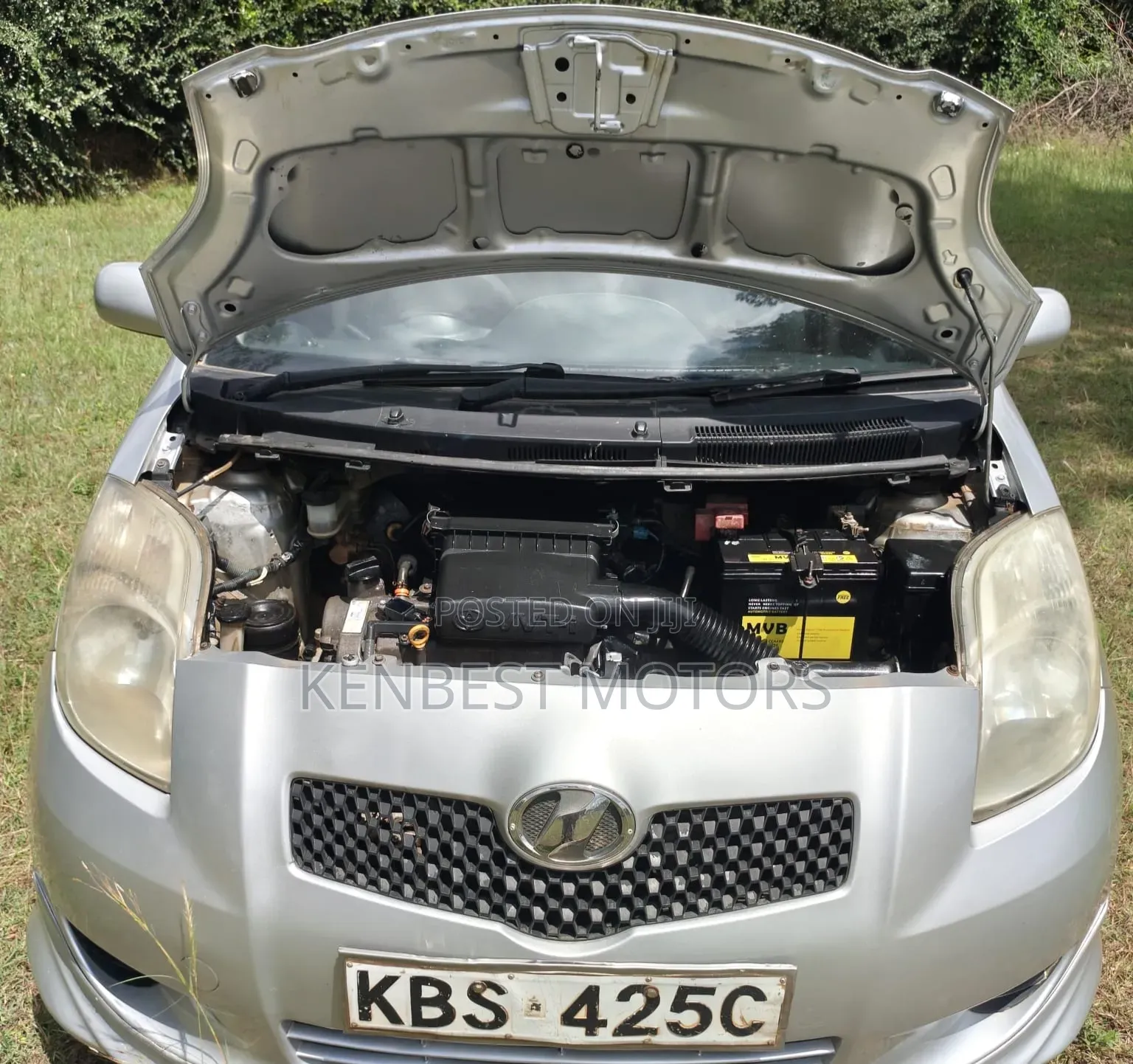 Toyota Vitz 2007 Silver