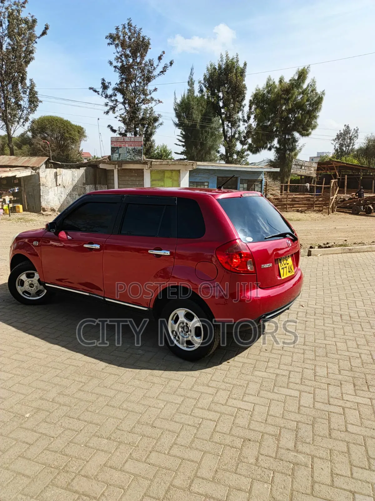 Mazda Verisa 2009 Red