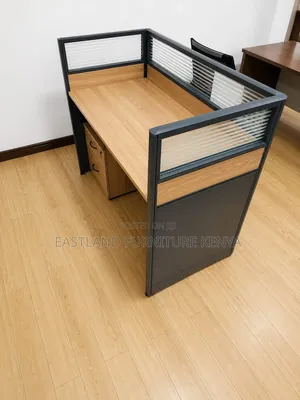 Office Workstation Cubicle Desk With Wooden Top and Privacy Panel