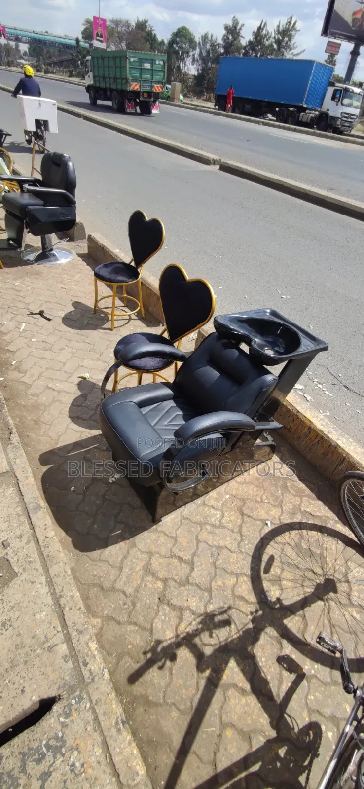 Saloon Sink Chair