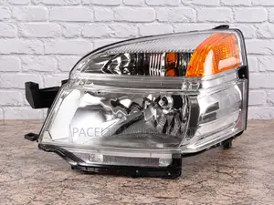 Head Lamp / Light Toyota Voxy 2003/2004/2005/2006
