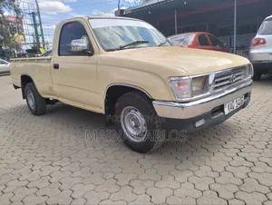 Toyota Hilux 2000 Beige