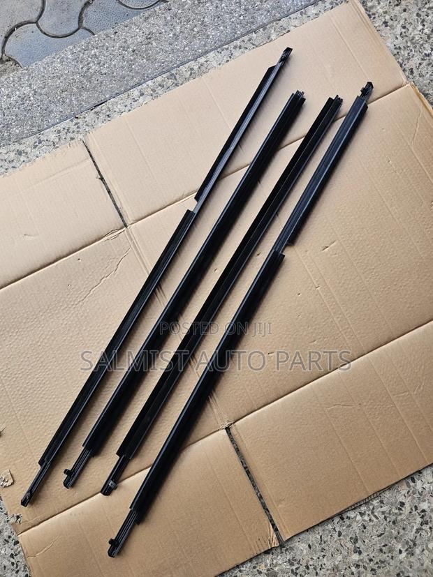 Toyota Premio 260 / Allion Weather Strips - thumbnail 2