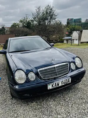 Mercedes-Benz E200 2000 Blue