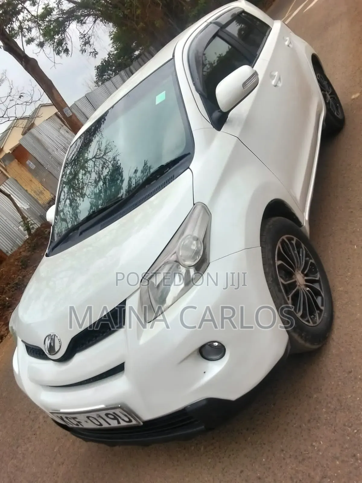 Toyota IST 2009 White