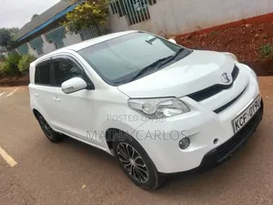 Toyota IST 2009 White