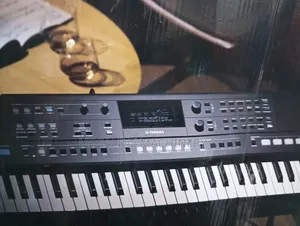 Yamaha Keyboard PSR-E483