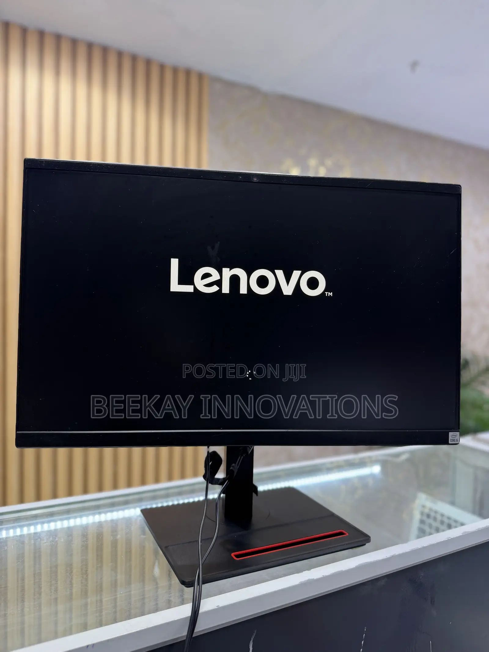 Desktop Computer Lenovo 8GB Intel Core i5 SSD 256GB