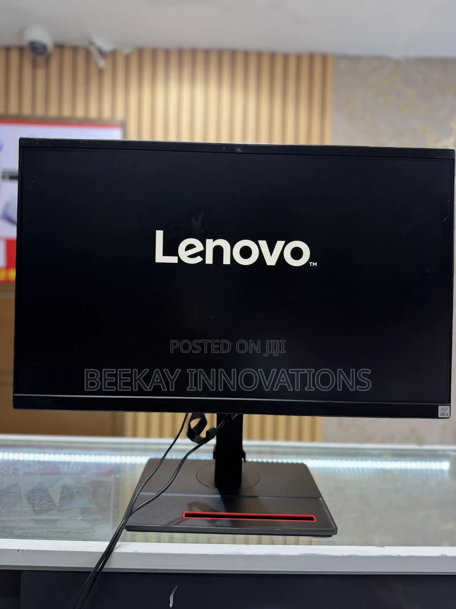 Desktop Computer Lenovo 8GB Intel Core i5 SSD 256GB