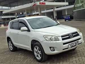 Toyota RAV4 2010 Pearl