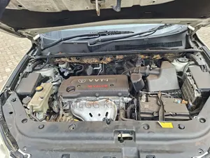 Toyota RAV4 2010 Pearl