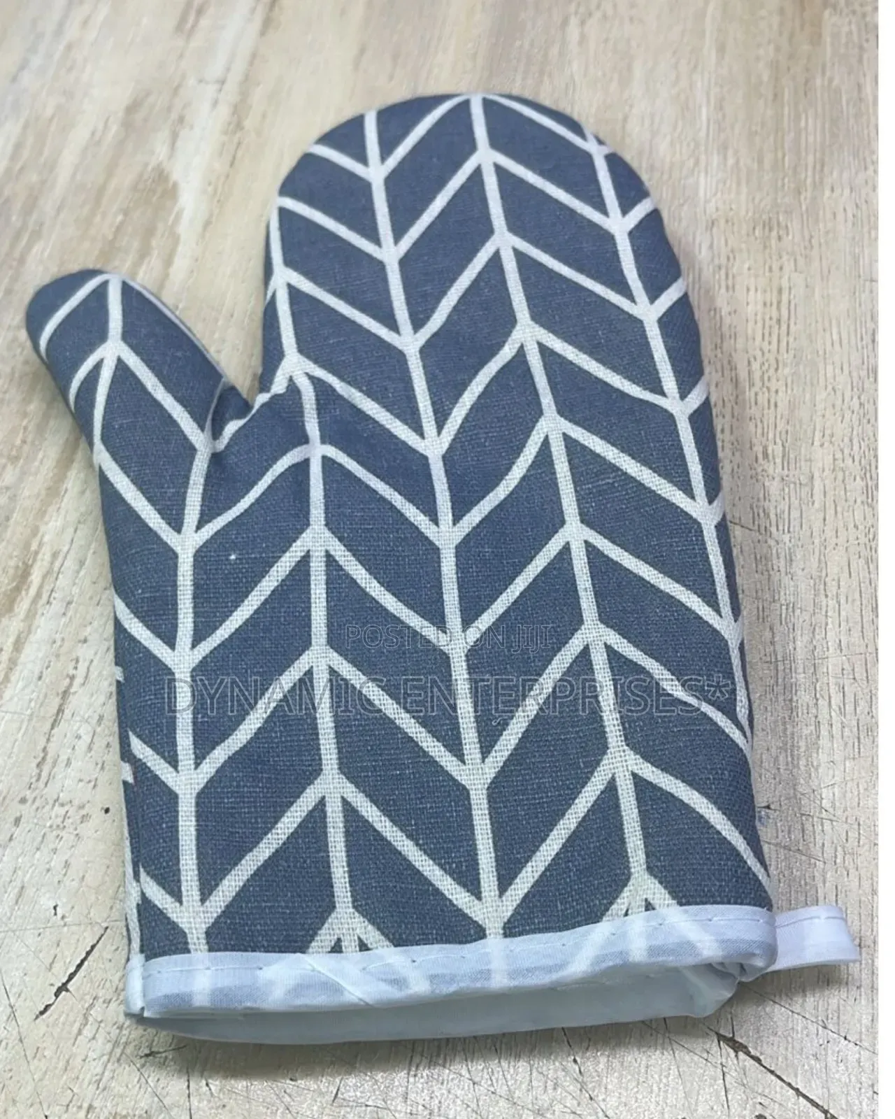 Insulated Oven Gloves