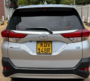 Toyota Rush 2018 Silver