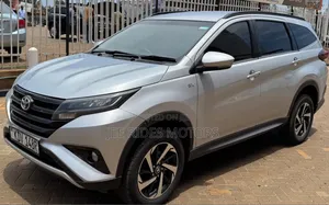 Toyota Rush 2018 Silver
