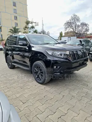 Toyota Land Cruiser Prado 2.8 2022 Black
