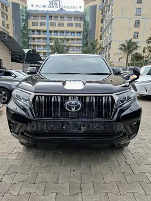 Toyota Land Cruiser Prado 2.8 2022 Black