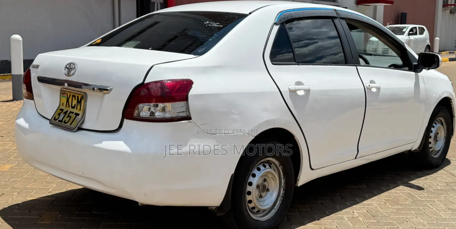 Toyota Belta 2010 Off white