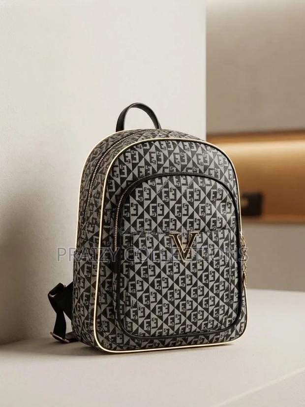 Classy Ladies/Girls v Backpack -Medium Sizes - thumbnail 3