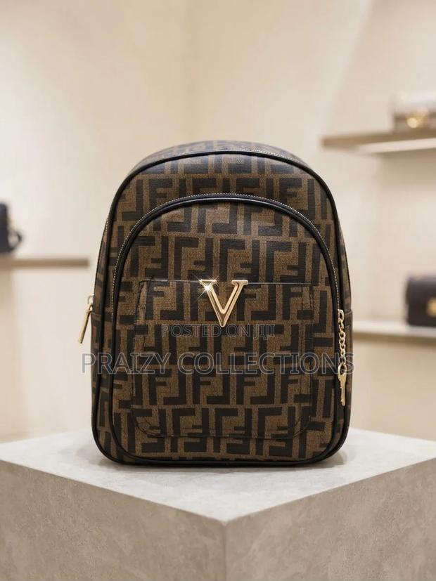 Classy Ladies/Girls v Backpack -Medium Sizes - thumbnail 4