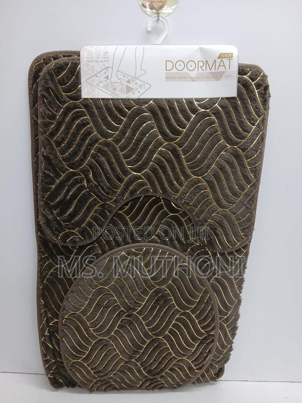 3-Piece Textured Wavy/Arch Pattern Bathroom Mat Set - thumbnail 6