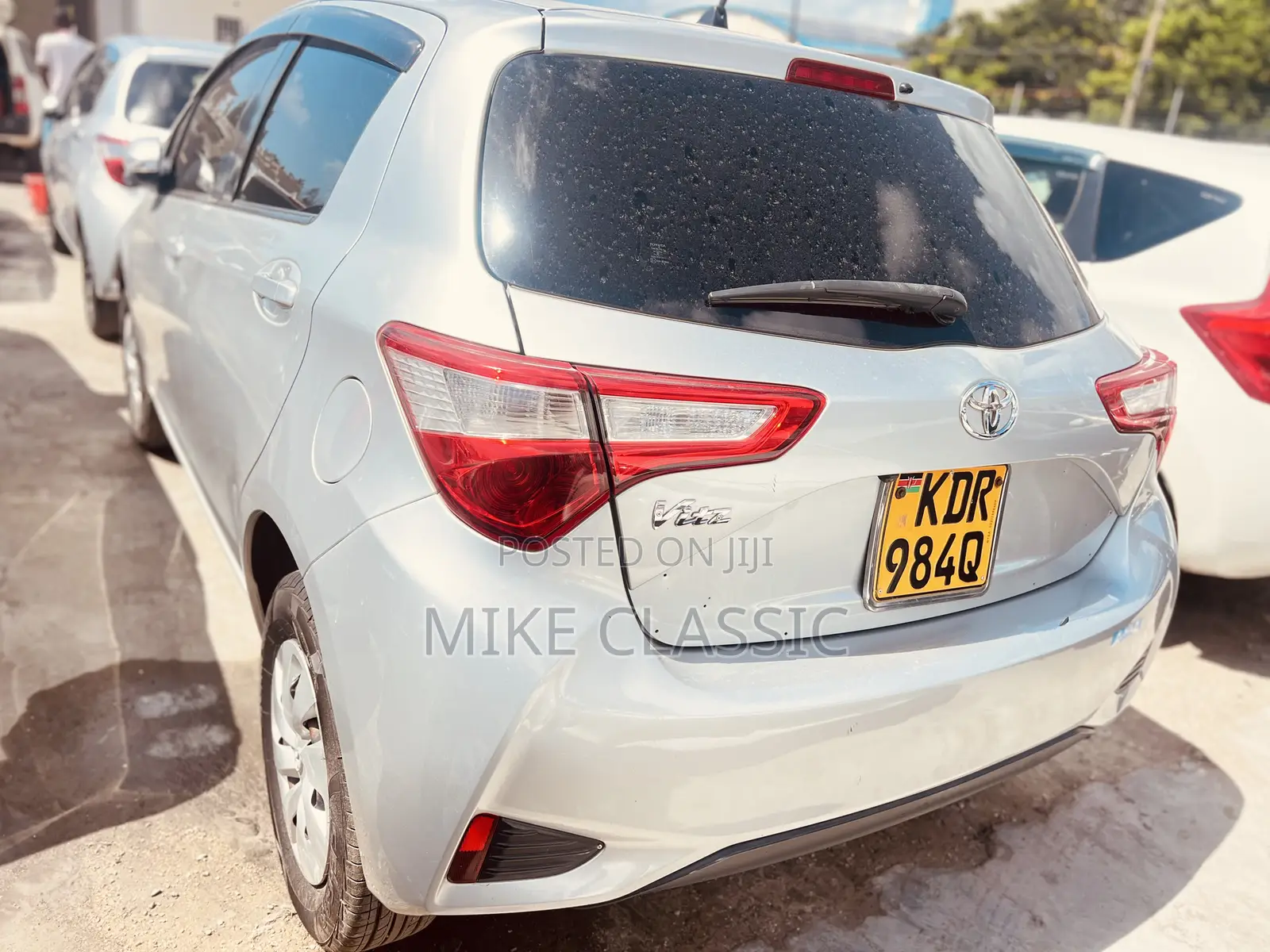 Toyota Vitz 2017 Silver