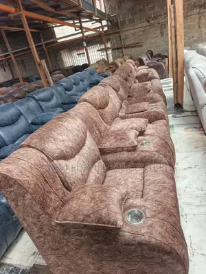 Semi Recliner