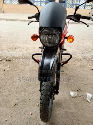 Bajaj Boxer 125 2026 Red