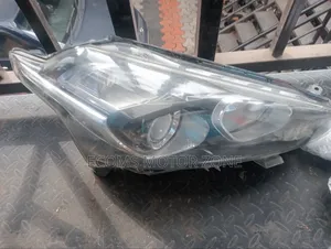 Best Available Toyota Sienta 2015 Headlight
