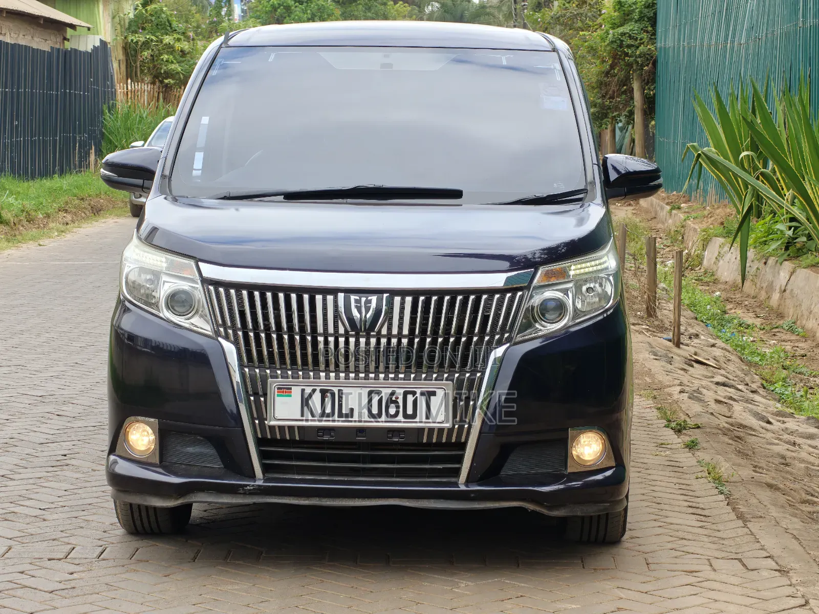 Toyota Esquire 2016 Black