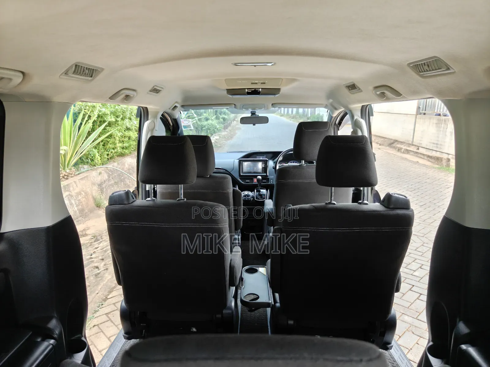 Toyota Esquire 2016 Black