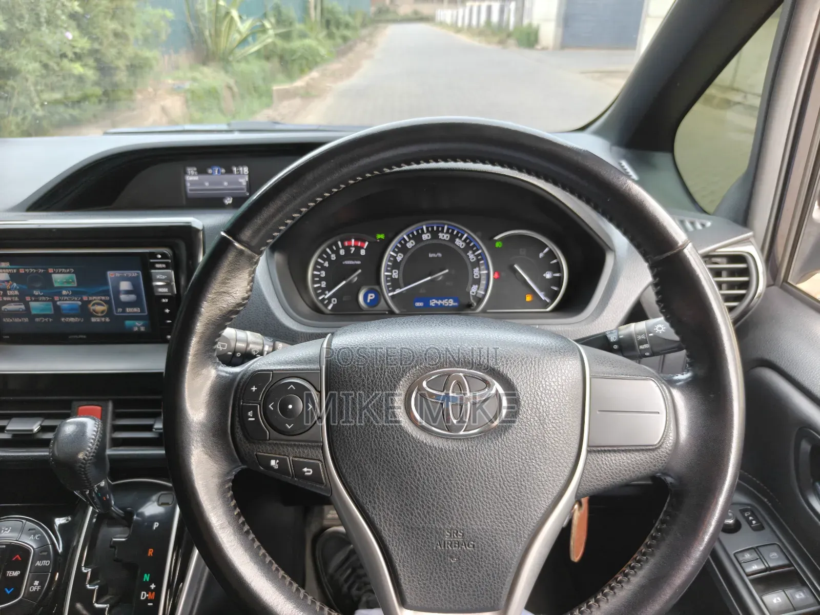 Toyota Esquire 2016 Black