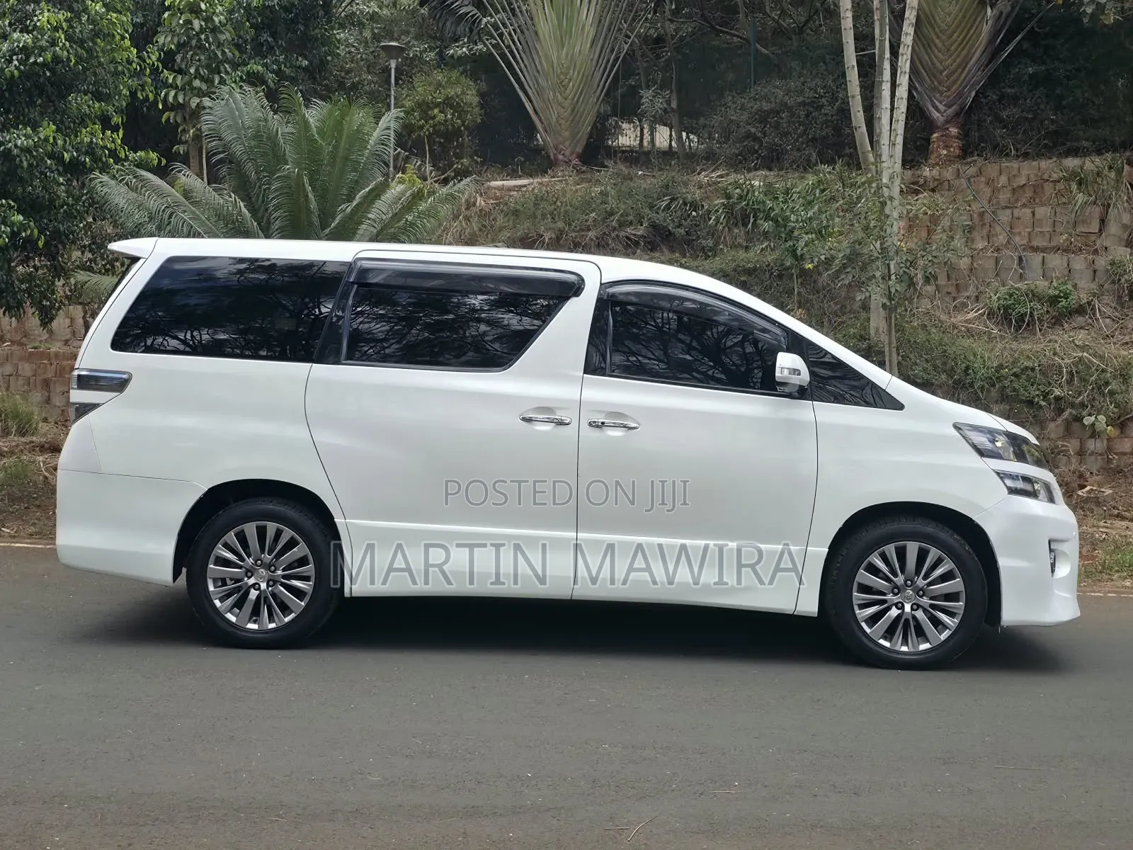 Toyota Vellfire 2014 White