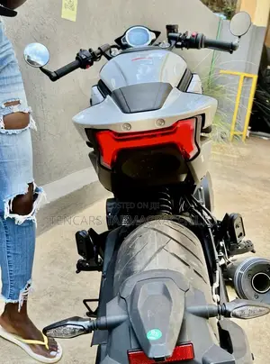 CFMoto 650NK 2024 White