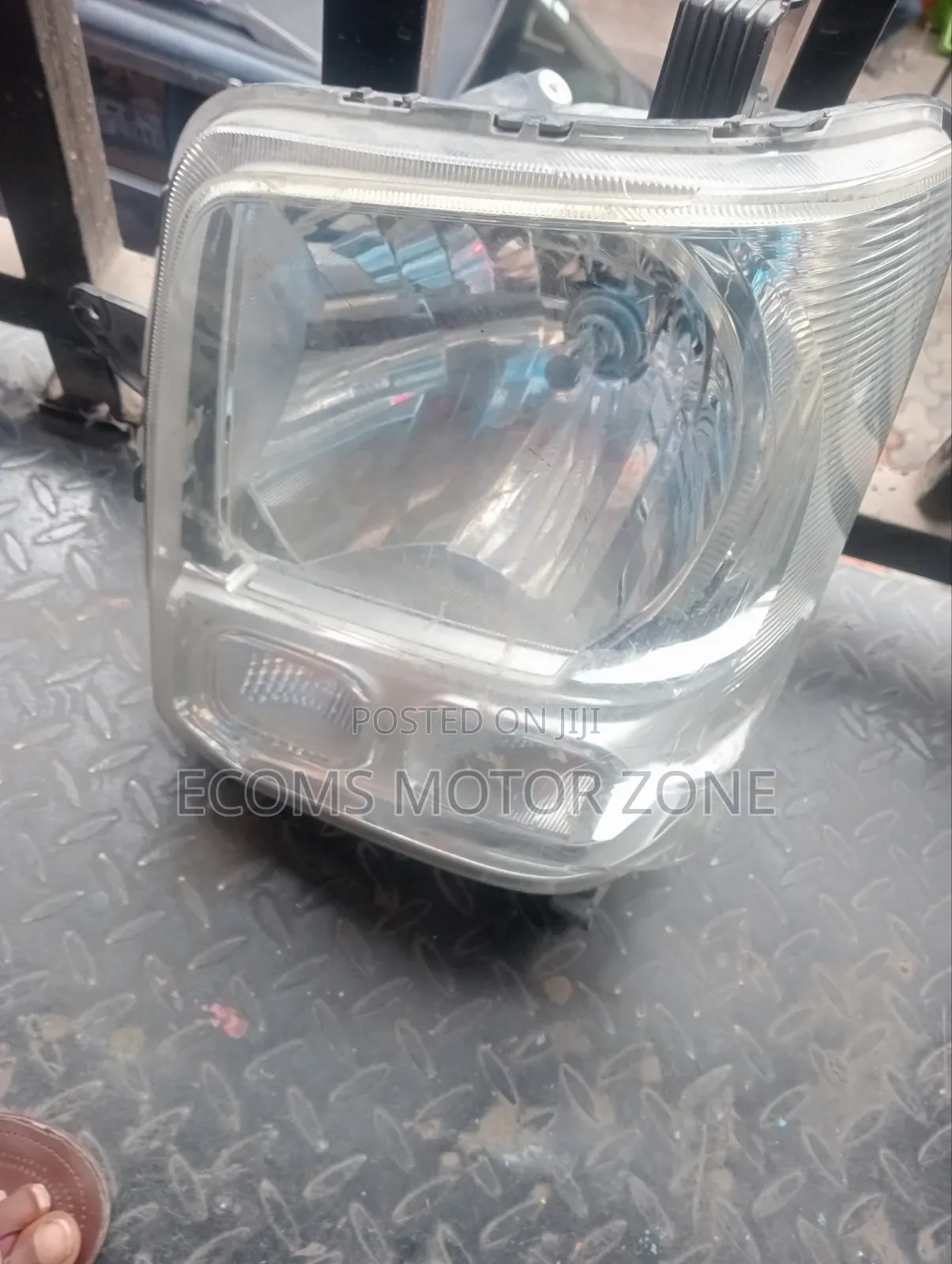 Suzuki Every 2016 Headlight