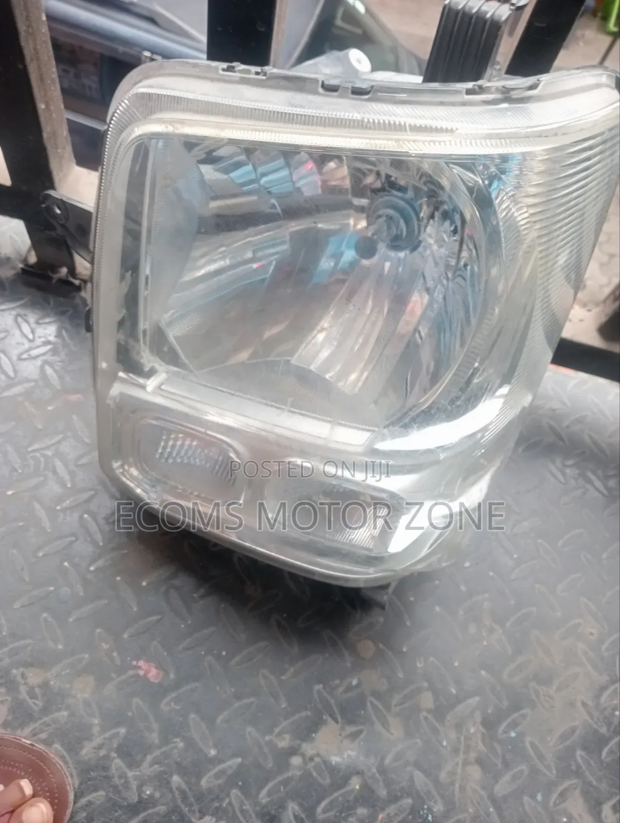 Suzuki Every 2016 Headlight