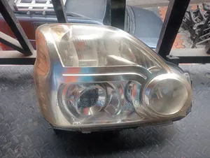 Nissan Xtrail NT 31 Headlight Xenon