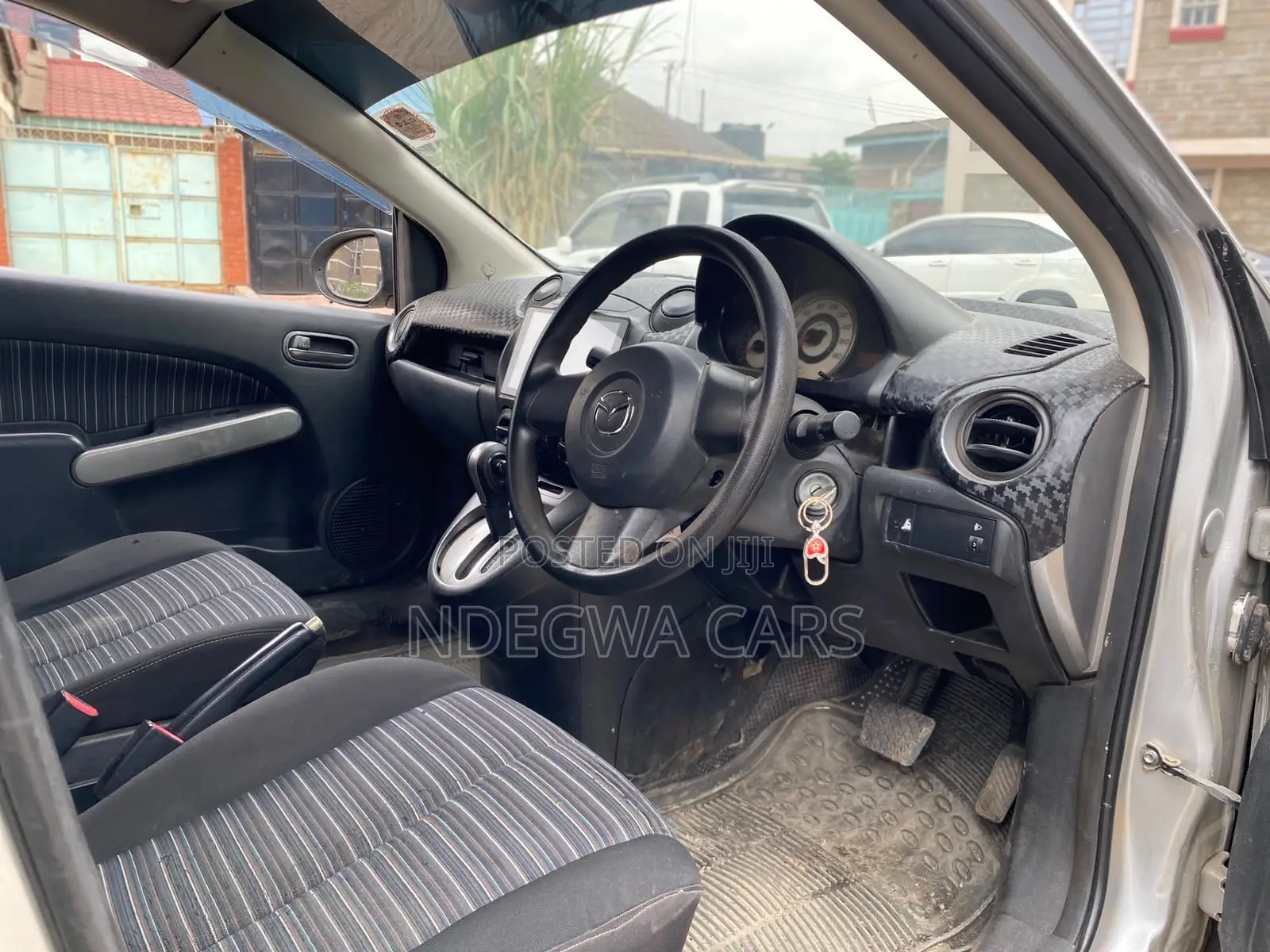 Mazda Demio 2011 Silver
