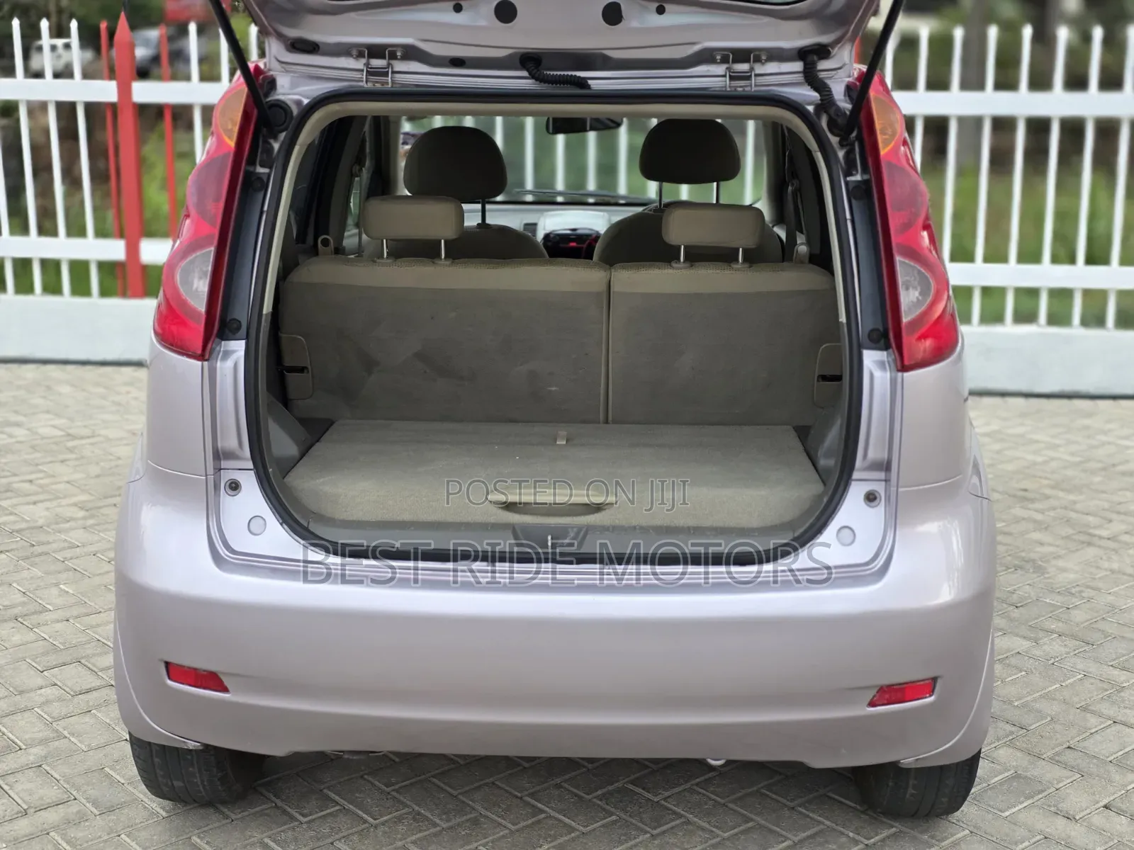 Nissan Note 1.4 2010 Silver