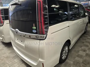 Toyota Noah 2019 White