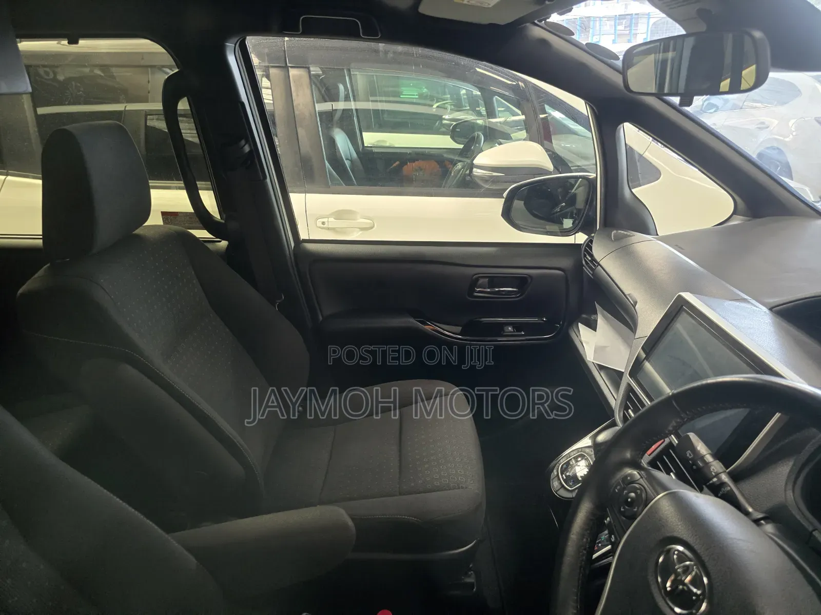 Toyota Noah 2019 White
