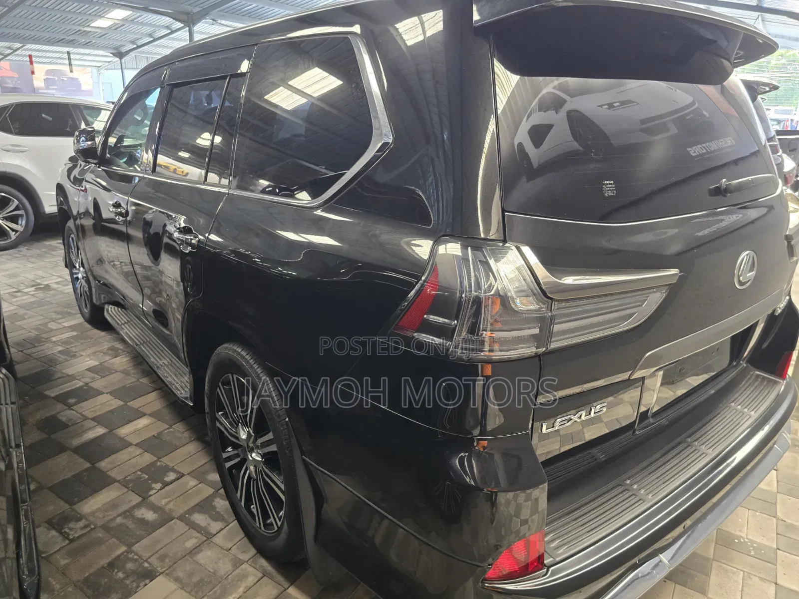Lexus LX 2020