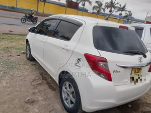 Toyota Vitz 2015 White