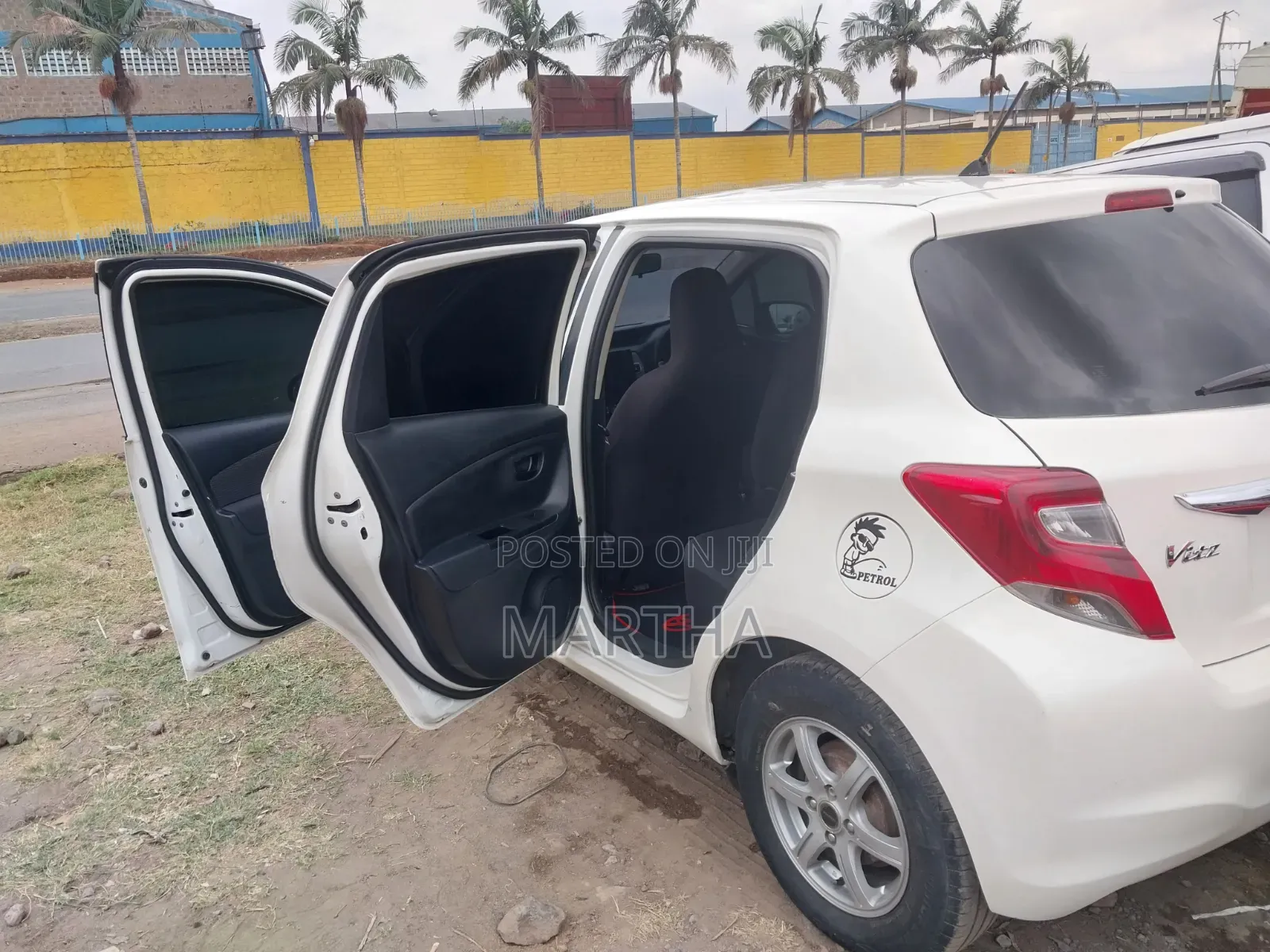 Toyota Vitz 2015 White