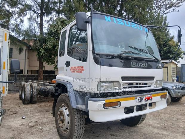 2010 Isuzu FVZ