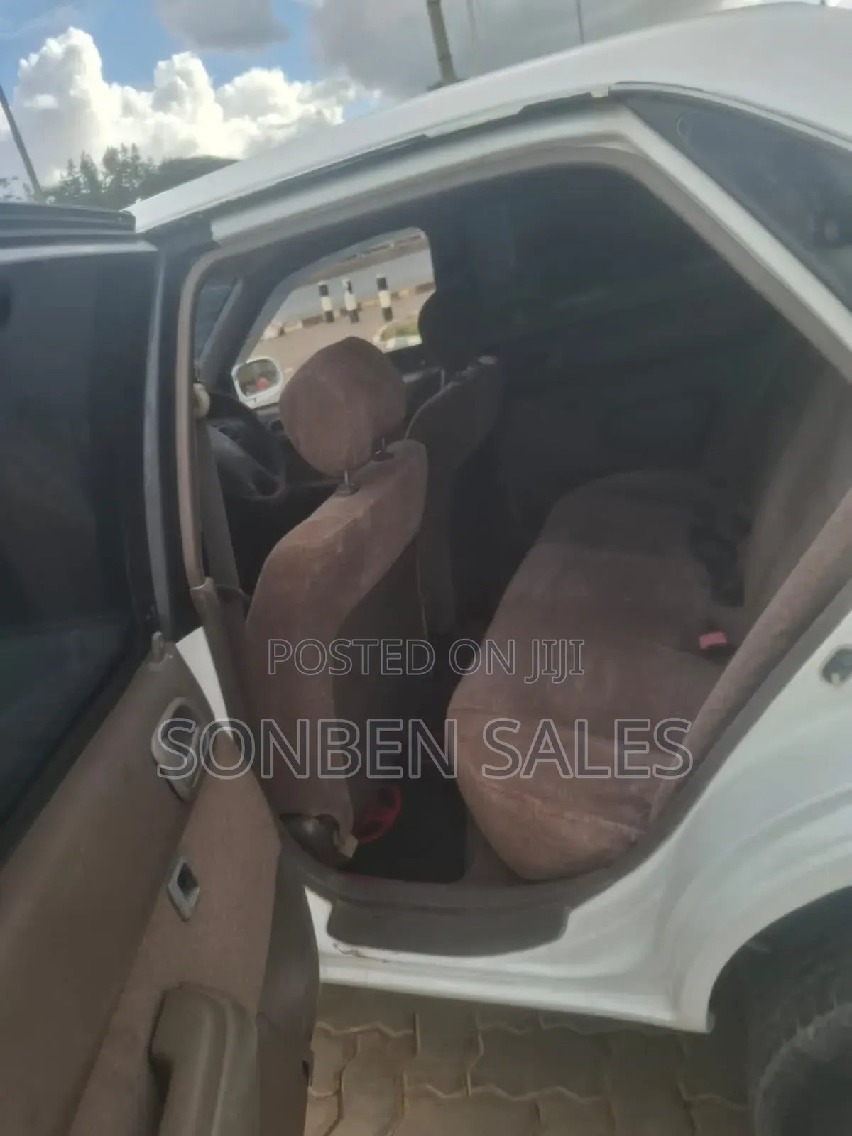 Toyota Corolla 2000 White
