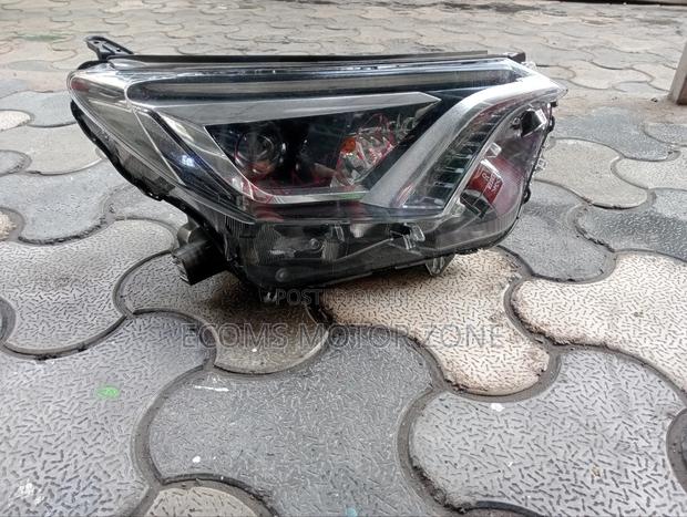 Toyota RAV4 2015 Headlight